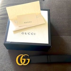 Gucci Skinny Gold GG Belt